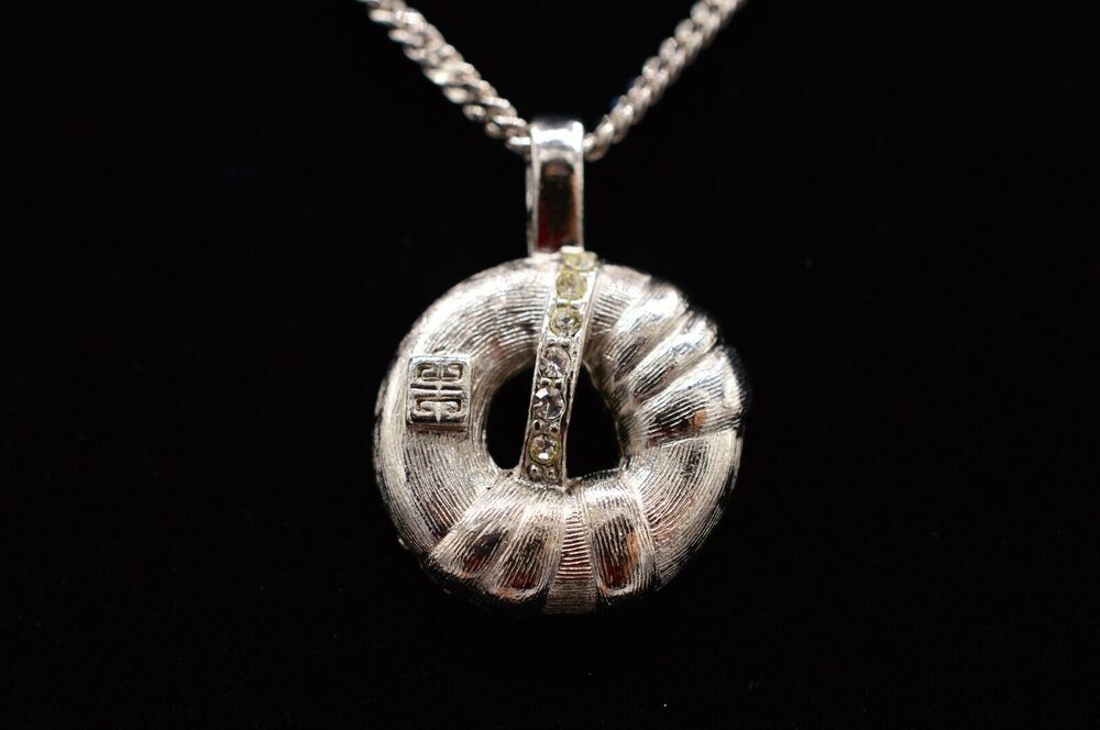 Givenchy Vintage 16" 4G Logo Pendant Necklace Brushed Silver Signed 1980s Bin3B